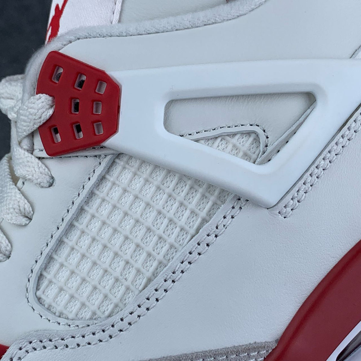 Nike SB x Air Jordan 4 Retro SP 'Varsity Red' Friends & Family